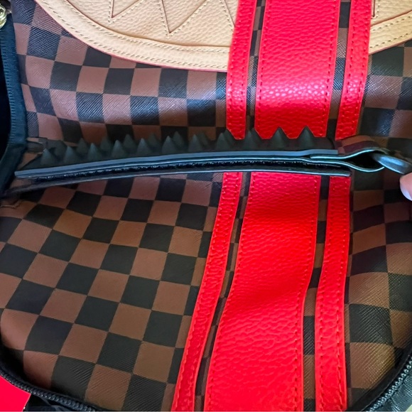 New! SPRAYGROUND Logo Henny Victory Lap Skateboard Strap Backpack - Picture 13 of 16